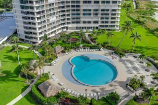 Beachfront Marco Island Condo w/ Pool Access! - 9