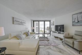 Beachfront Marco Island Condo w/ Pool Access! - 8