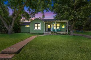 Clover Haus 2 Blks to Main St with Pool and Spa! - Fredericksburg - 9