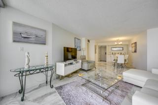 Beachfront Marco Island Condo w/ Pool Access! - 4
