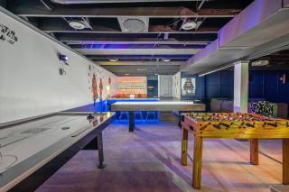 Zestlife-LuxuryEscape-ThemedRooms-Pool-GameRoom - Indianápolis - 7