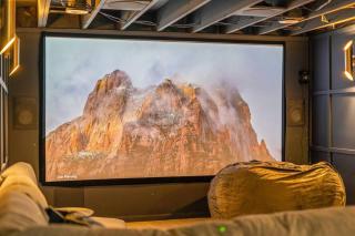 Zestlife-LuxuryEscape-ThemedRooms-Pool-GameRoom - 5
