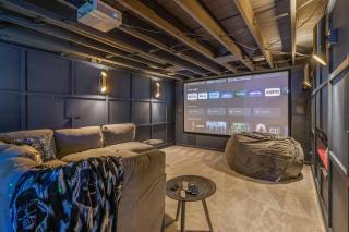 Zestlife-LuxuryEscape-ThemedRooms-Pool-GameRoom - Indianápolis - 4