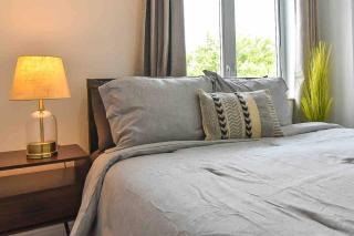 Seaside Escape Steps to Beach, Dining, Shopping and Las Olas! - Fort Lauderdale - 3