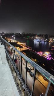 شقة فاخره اطلاله وفيو النيل بالزمالك 1 - 2