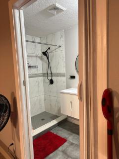 Units near USF - RubyRoom, RedRoom, Emerald Place - Tampa - 2