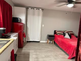 Units near USF - RubyRoom, RedRoom, Emerald Place - 9