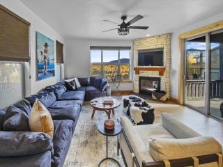 5410 Cross Country Mountain Ski Getaway with Hot Tub & Pool! home - Park City - 0