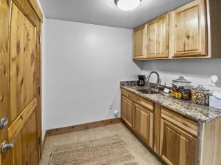 5410 Cross Country Mountain Ski Getaway with Hot Tub & Pool! home - 4