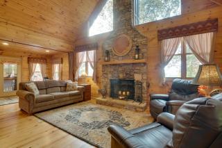 Picturesque Clayton Cabin with Mountain Views! - Clayton - 8
