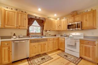 Picturesque Clayton Cabin with Mountain Views! - Clayton - 1