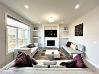 Luxury Retreat For Large Groups - Calgary - 0