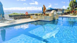 The Whaler Resort: Suite 515~Studio with Stunning Center Courtyard & Ocean Views - Lahaina - 2