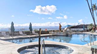 The Whaler Resort: Suite 515~Studio with Stunning Center Courtyard & Ocean Views - Lahaina - 5