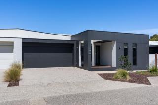 Ocean Breeze in Broadbeach - Linen, heated pool, Free EV Charger - Inverloch - 9