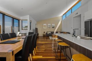 Ocean Breeze in Broadbeach - Linen, heated pool, Free EV Charger - Inverloch - 5