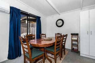 Inverloch' s Lime Green Door - Linen, Wifi, Pet Friendly - Inverloch - 3
