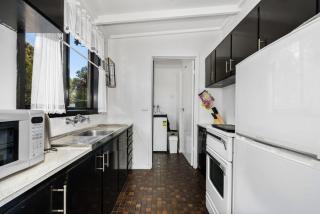 Inverloch' s Lime Green Door - Linen, Wifi, Pet Friendly - 4