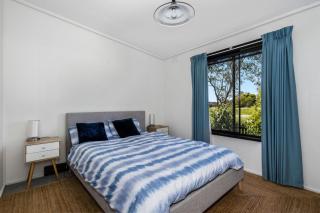 Inverloch' s Lime Green Door - Linen, Wifi, Pet Friendly - Inverloch - 2