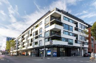 Flagstaff Stanley - Experience Cityscape Simplicity - 5