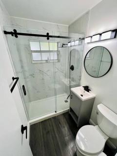 Stylish 2/1 centrally located! - Miami - 6