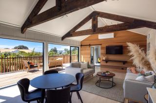 Onetangi Beach Stays Apartment - Coast & Country - 9