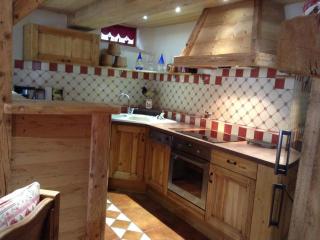 Appartement Montagnard avec Sauna, Terrasse & Poêle à Bois - Proche Pistes et Commerces - FR-1-467-87 - Le Grand-Bornand - 9