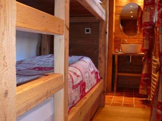 Appartement Montagnard avec Sauna, Terrasse & Poêle à Bois - Proche Pistes et Commerces - FR-1-467-87 - Le Grand-Bornand - 5