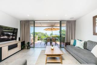 11 James Cook Apartments - w. pool & beach access - Byron Bay - 2