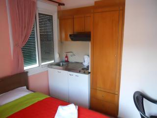 Paschalitsa Rooms - 9