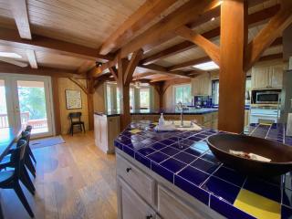 Peaceful & secluded, yet close to town. - 4