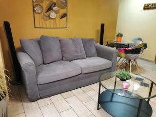 Elegant & Trendy Apt in a Peaceful Area - 2