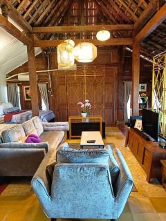 VILLACANTIK Yogyakarta triple bed for six persons - Bantul - 9