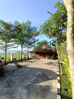 VILLACANTIK Yogyakarta triple bed for six persons - Bantul - 6