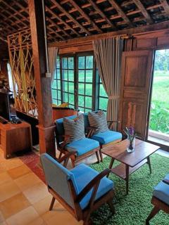 VILLACANTIK Yogyakarta triple bed for six persons - Bantul - 5