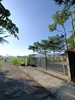 VILLACANTIK Yogyakarta triple bed for six persons - Bantul - 4