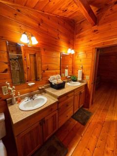 Smokey Mountain Retreat - Waynesville - 1