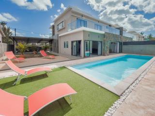 Spacious 4 Bedrooms Villa with infinity pool - Grand Baie - 0