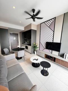 Millerz Square Free ShuttleBus Midvalley 2-5pax - 0