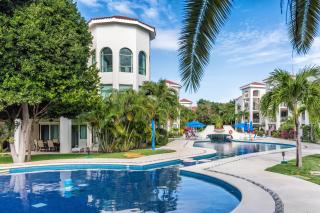 Paseo Luxury Suites - 6