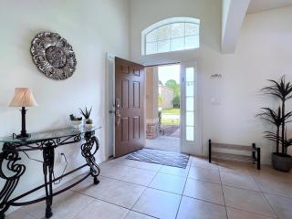 Cozy Family Friendly Pool Home with Game Room-227Y home - Davenport - 8