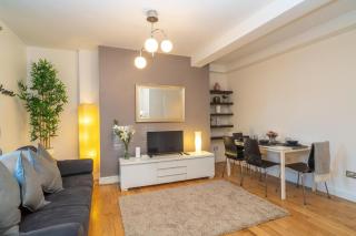 Location! 2 bed/2bath - Pro Host - 5