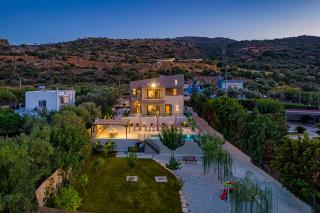 Chris and Stratos villa with private ecologic pool and kid's playground! - Mourniaí - 8