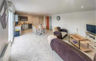 Cozy Home In Carly With Kitchen - 9