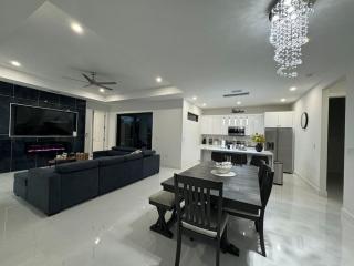 Dream Family Home Vacation - Cape Coral - 1