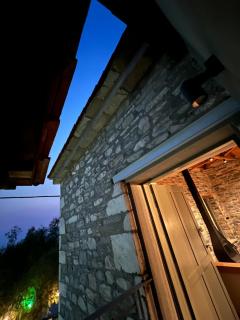 EJ Boutique Suites - Milina - 1