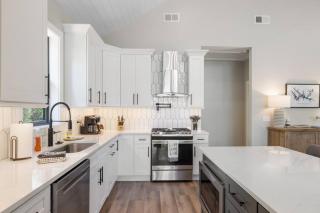 New Home, Dock, Kayaks, Game Room, Water Views - Winchester - 1