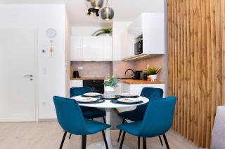 Chic206 Retreat: Modern 1BR Gem with Balcony by NW - Budapest - 2