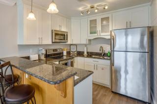 Charming PCB Condo with Balcony Walk to Beach! - Panama City Beach - 0