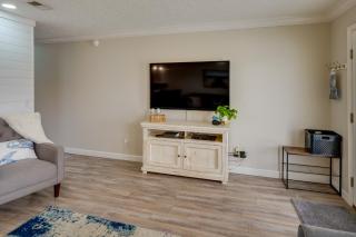 Charming PCB Condo with Balcony Walk to Beach! - Panama City Beach - 6